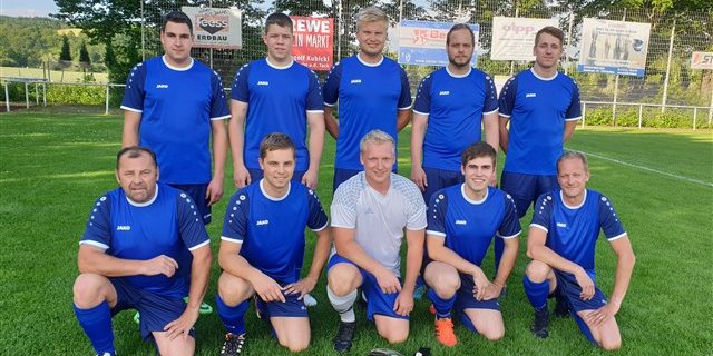 Fußballderby – Mannschaftsfoto